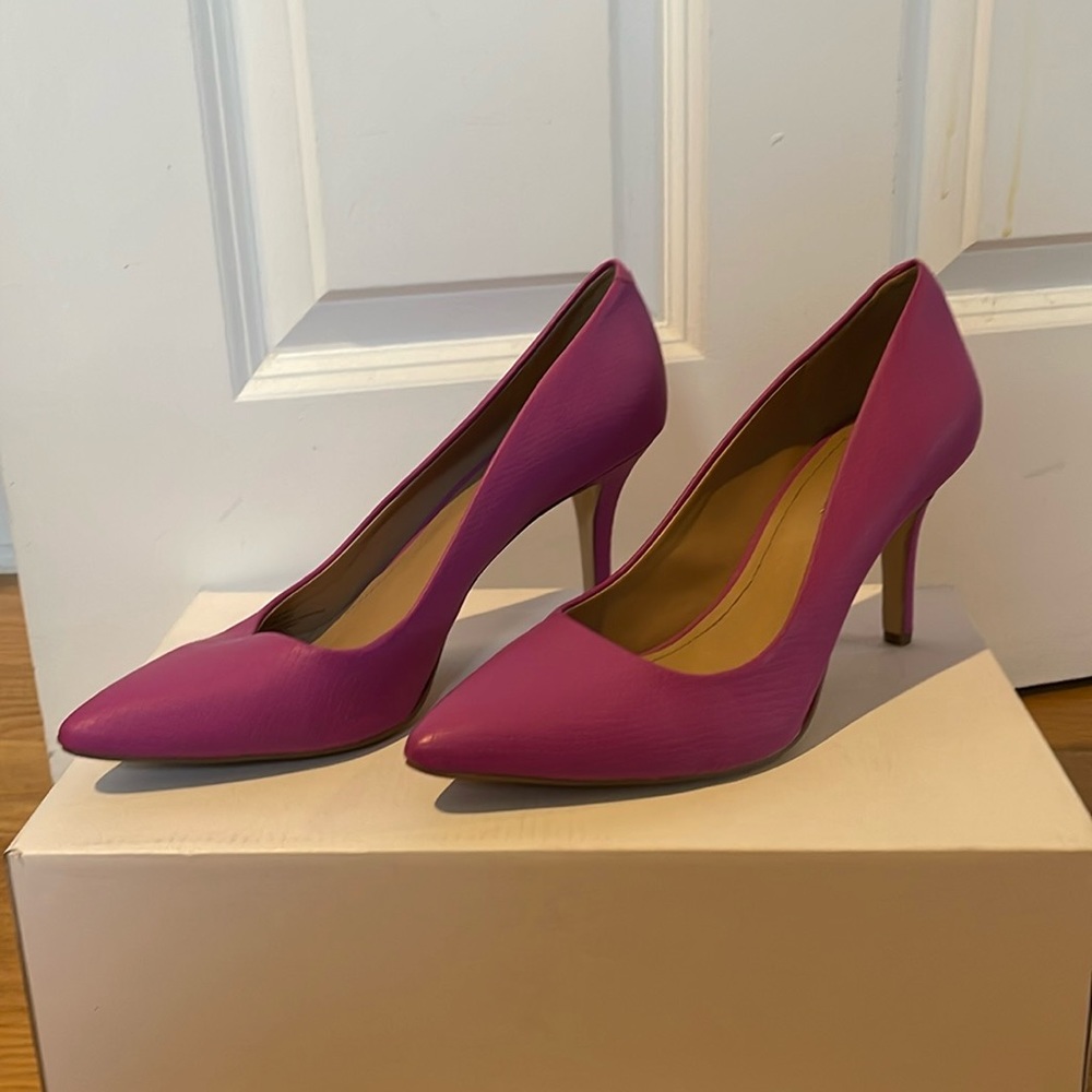BCBG HEELS